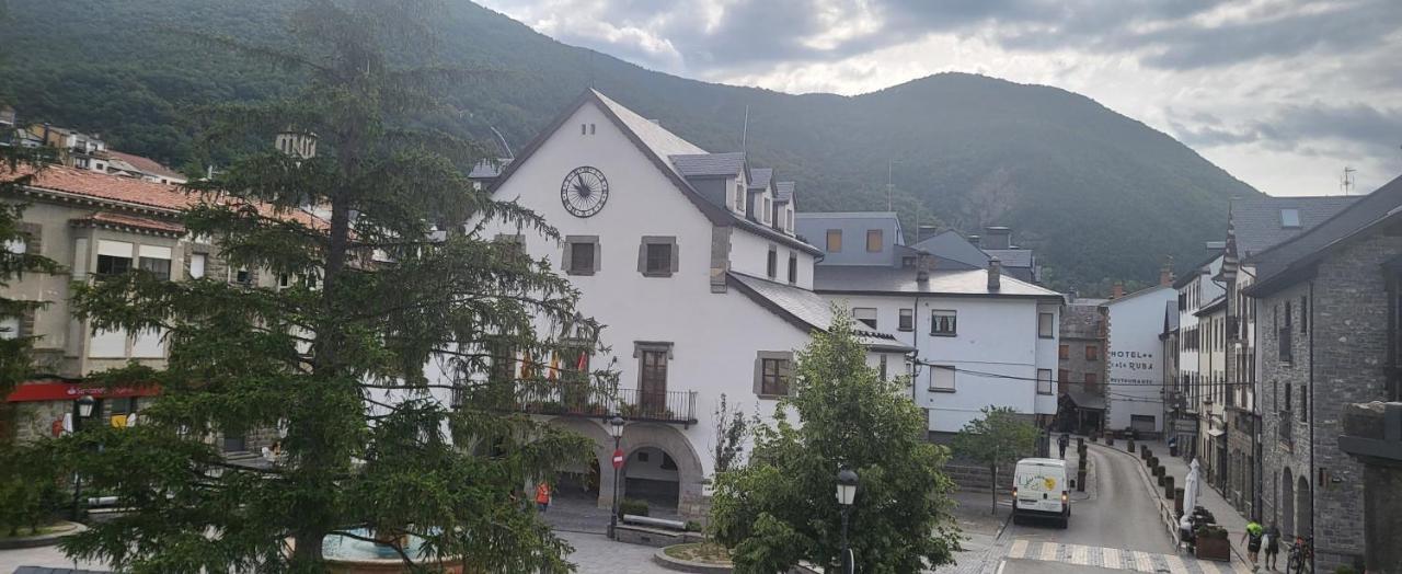Casa Robelca Villa Biescas  Exteriör bild